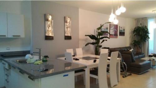 Waters on the bay, apartment