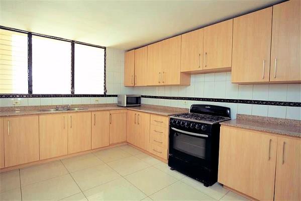 Roca Mar, Área Metropolitana