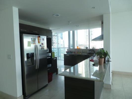 Grand Tower, apartment