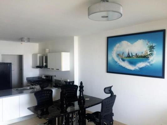 Waters on the bay, Avenida Balboa