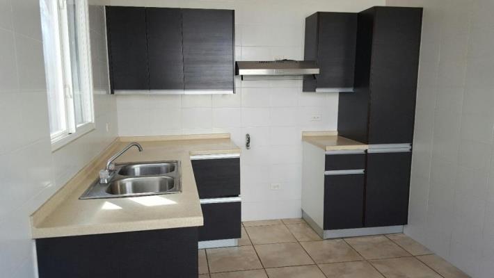 PH Everest, Rufina Alfaro