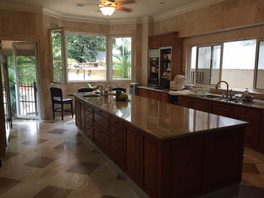 Gold point , Área Metropolitana