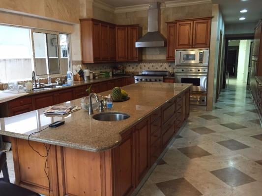 Gold point , Área Metropolitana