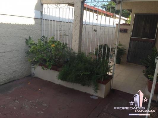 , Casa en alquiler en Parque Lefevre | P249816