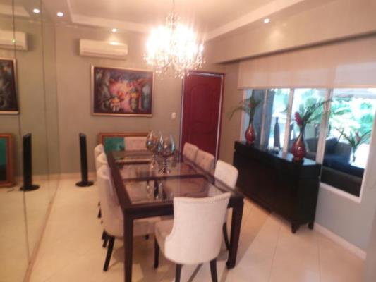 Costa Bay, Área Metropolitana