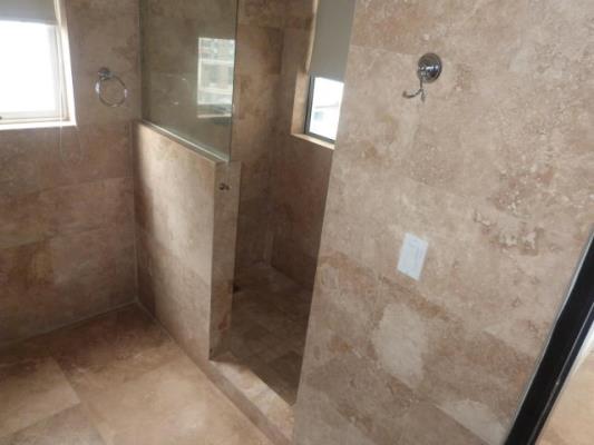 Q Tower , Área Metropolitana