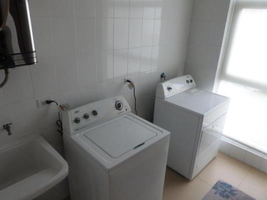 Q Tower , Área Metropolitana