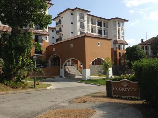 Embassy Club Courtyard, Panamá