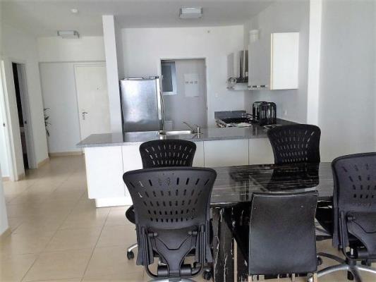 Waters on the bay, Avenida Balboa