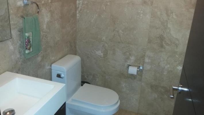 Titanium, Costa del Este