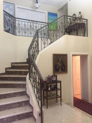 Costa Bay, Costa del Este