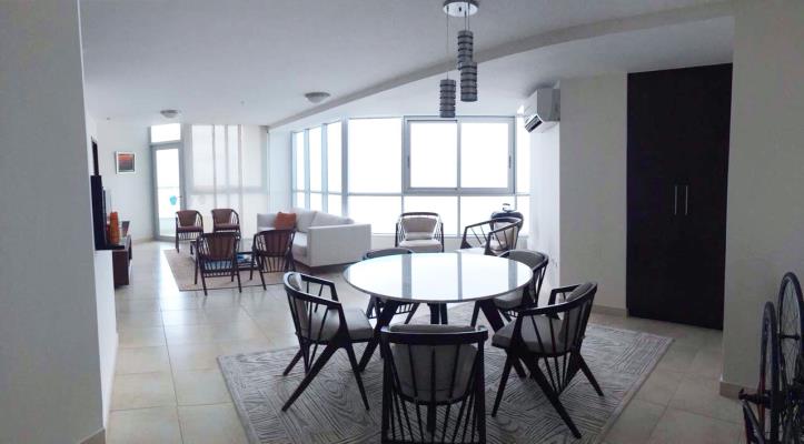 Riverside, Costa del Este