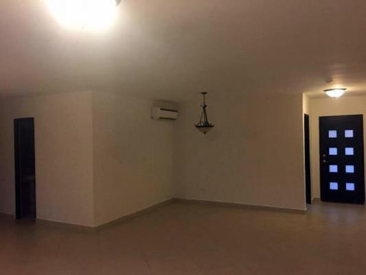 Embassy Club Courtyard, Panama