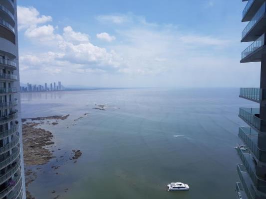 Oasis on the Bay, apartment