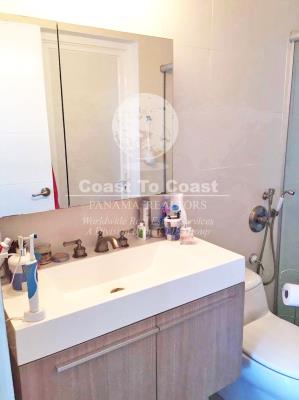 H2O on the ocean, Avenida Balboa