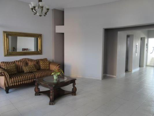 Forest Hills, Cerro Silvestre