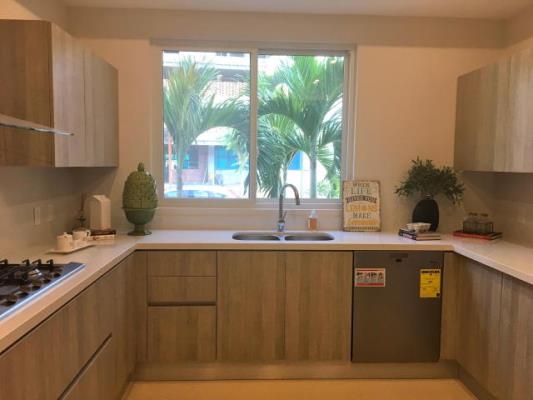 The Crescent, Área Metropolitana