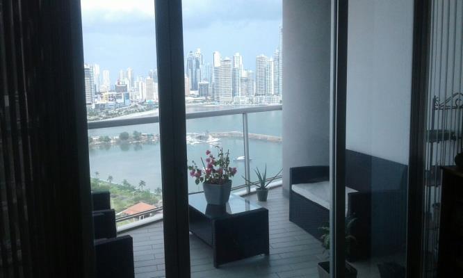 Yacht Club, Avenida Balboa