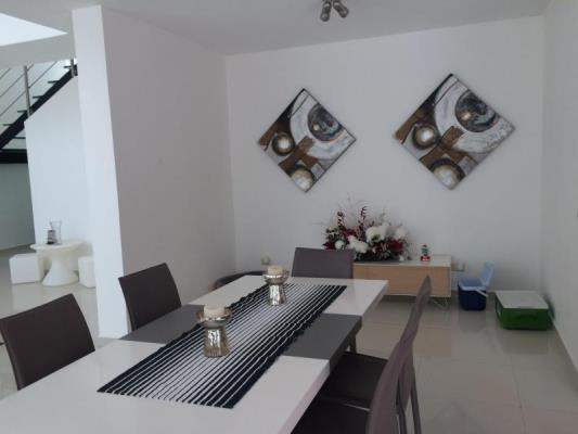 Costa Esmeralda, house