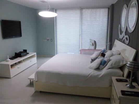 Costa Esmeralda, Juan Diaz