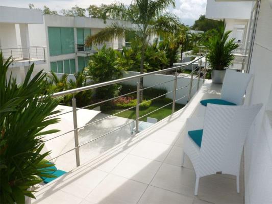 Costa Esmeralda, house