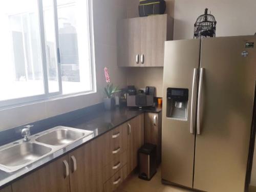 The One Tower , apartamento