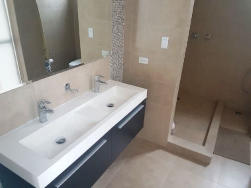 The One Tower , apartamento