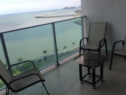 H2O on the ocean, apartamento