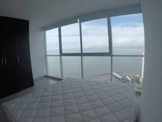 Serenity at the bay, Panama