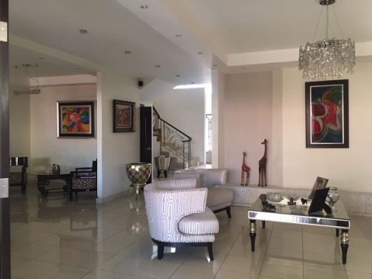 Altos de Panama , Amelia Denis De Icaza