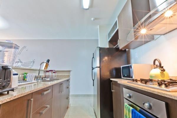 Pacific Sky, Área Metropolitana