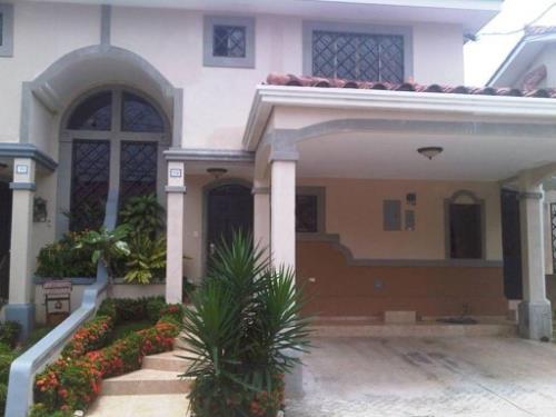 Villa de Firenze, Panamá