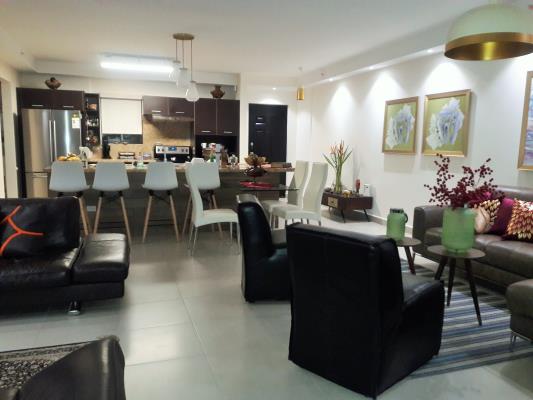 Embassy Club Courtyard, Panamá