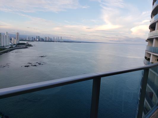 Grand Tower, Área Metropolitana