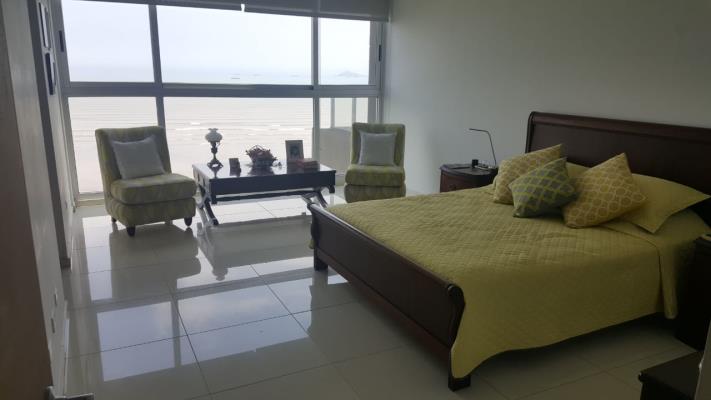 Altamar del Este, Área Metropolitana