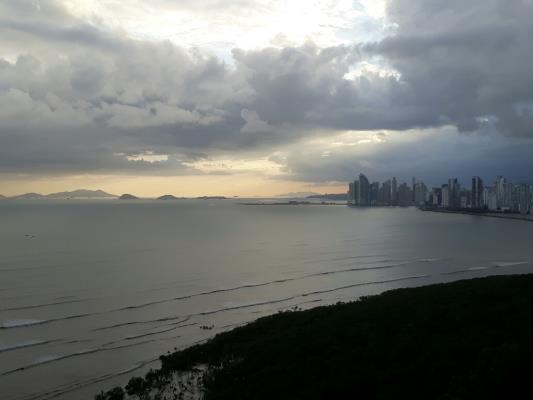 Bayside Condominium, apartamento