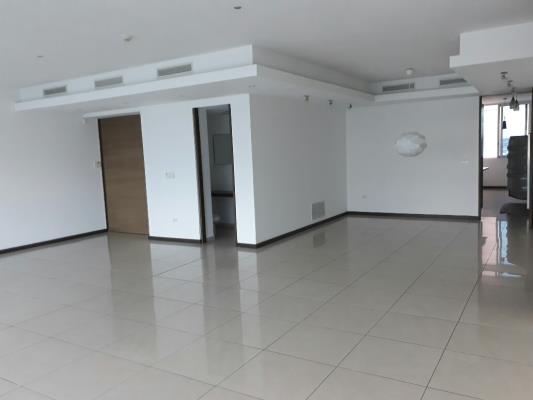 Bayside Condominium, Área Metropolitana