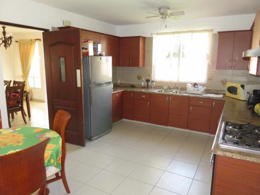 , Casa en alquiler en Parque Lefevre | P1605849