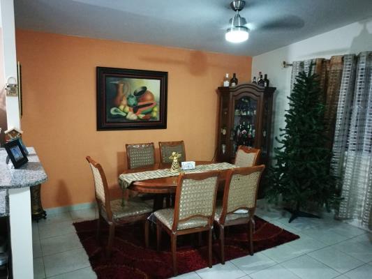 , Casa en alquiler en Barrio Colón | P1622026