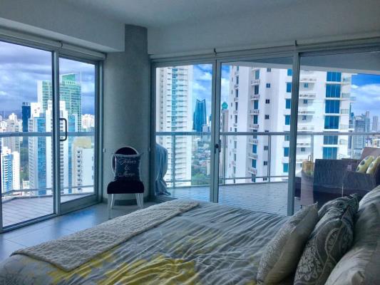 Yacht Club, Avenida Balboa