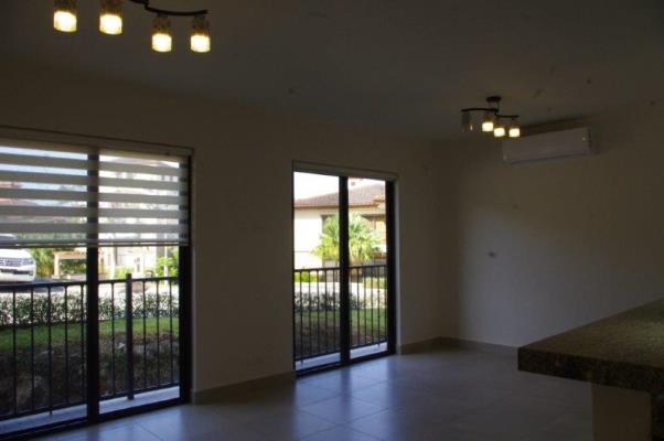 Embassy Club Garden, apartamento