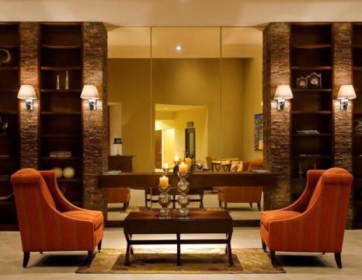 Embassy Club Courtyard, Ancón