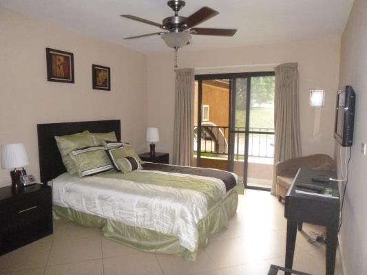 Embassy Club Courtyard, Ancón