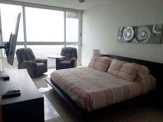 Altamar del Este, Área Metropolitana