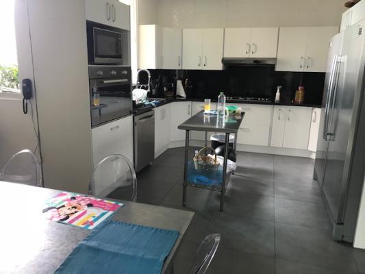 Costa Pacifica, Área Metropolitana