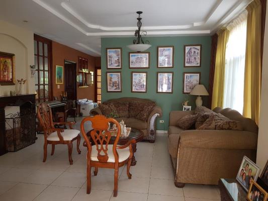 , Casa en venta en Las Cumbres | P1794968