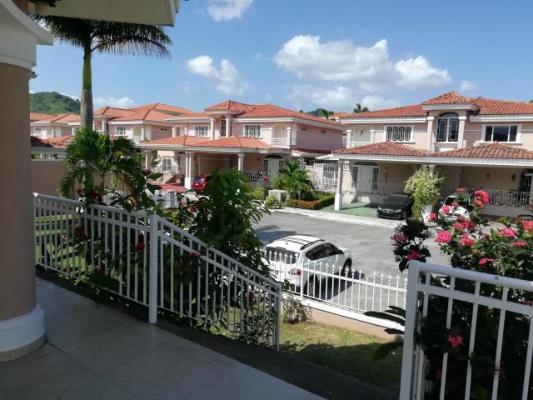 , Amelia Denis De Icaza