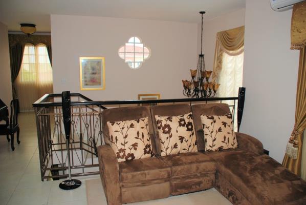 Villa Valencia, Juan Diaz