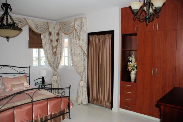 Villa Valencia, Juan Diaz