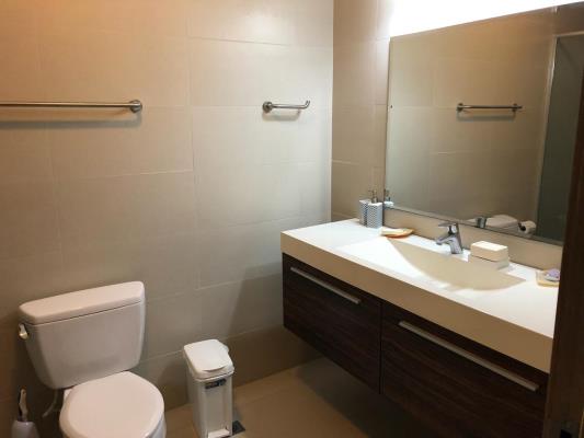 Santa Clara Residences, Antón